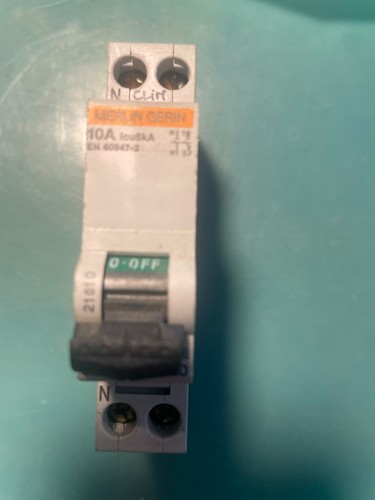 Disjoncteur 10a dt40 - disjoncteur,