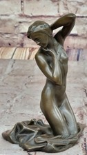 Fonte Bronze Chair Femme