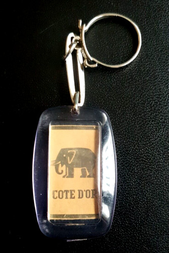 Ancien porte cle chocolat - porte,