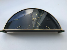 SUPERBE PENDULETTE DE BUREAU LANCEL FORME DEMI-LUNE  FOND BLEU STRUCTURE LAITON