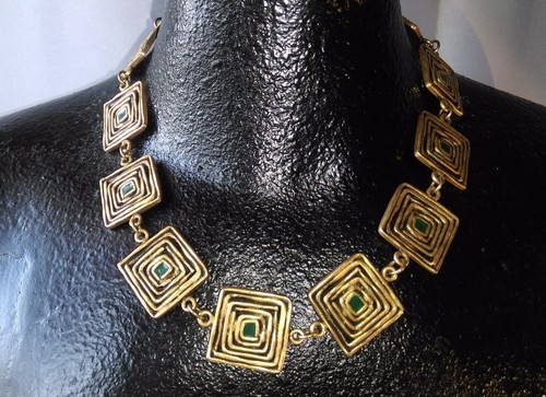 Collier spirales signé - ",
