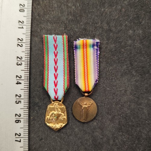 Lot medailles decorations - 2,
