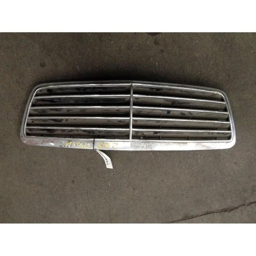 Grille gauche capot mercedes - grille,