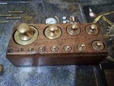 Ancienne boite en bois poids laiton ~ manque un seul poids