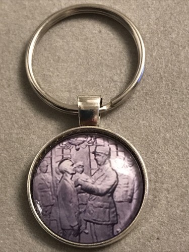 Porte clé médaillon - porte,
