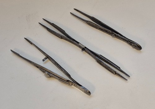 Trois pinces chirurgie en - trois,