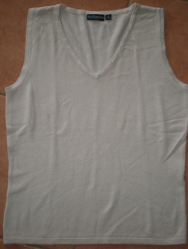 Pull tricoté sans manches