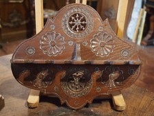 BRETAGNE PRESENTOIR MURAL EN BOIS  SCULPTE  PREVU  POUR 6 PIPES