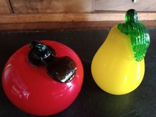 POMME ROUGE + POIRE JAUNE - FRUIT Objet de vitrine VERRE "PLEIN" VINTAGE