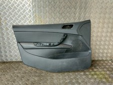 Garniture panneau porte avant