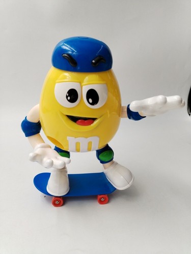 Figurine s skateur - m&m's,
