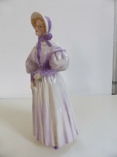 Figurine en porcelaine Allemande "Goebel" - " Femme Élégante "