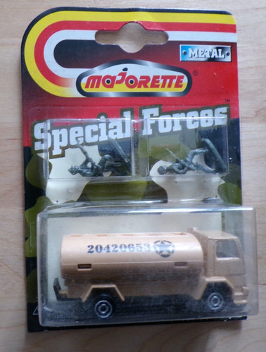 Majorette special forces - special,