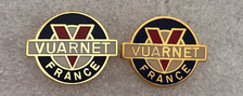 lot 2 x pin's différent Vuarnet lunette ski sunglasses eye wear signé AB et PX