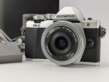 Objectif Olympus OM-D E-M10