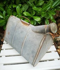 Ancien Vintage Réservoir Jerrican Essence Nourrice Forme Trapézoïdale Collection