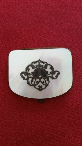 Boite ancienne nacre et - ancienne, en