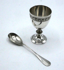 RARE COQUETIER  ET CUILLERE A