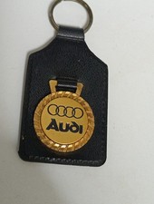 Ancien porte clé Audi sur cuir  - voiture  vintage  Keychain