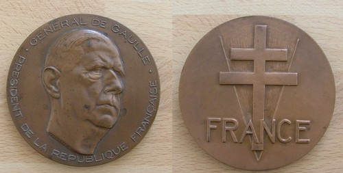 Superbe lourde médaille - et,