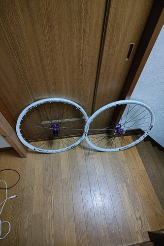 Jeu roues frein à - de,