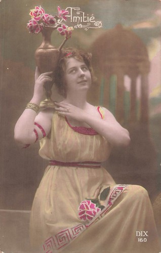 Amitie femme elegante - cp,