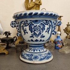 NEVERS XVIIIe Grande caisse à orangers. Jardinière, Assiette, Vase, Amphore