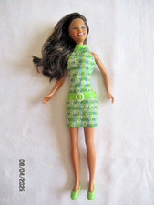 BARBIE en ROBE VERTE A FLEURS