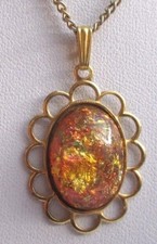 Chaine pendentif couleur or cabochon résine opale de feu bijou vintage 3073