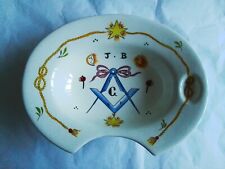 plat a barbe en faience objet franc maçon XX tres bon état