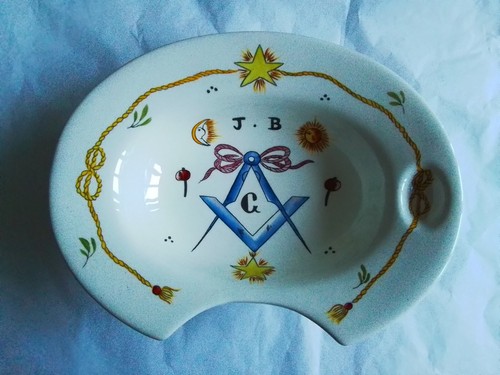 Plat barbe faience - a,