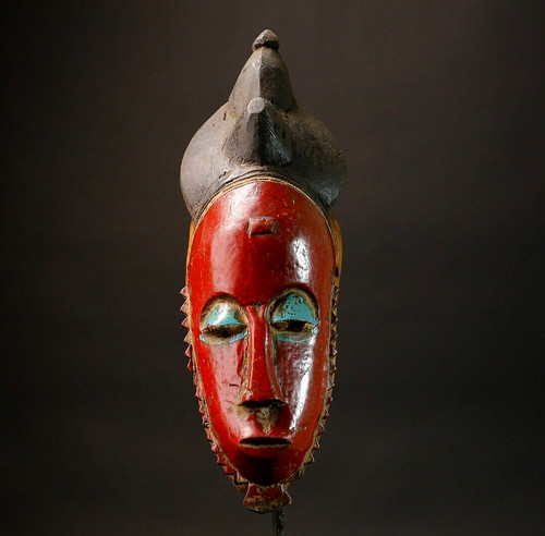 Masque visage rouge tribal