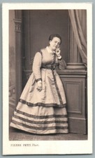 CDV 1860's Femme pensive avec