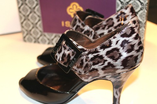 Isola della black patent - black, open
