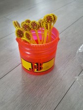 Lot JB - J&B Scotch Whisky seau a glaçons rose & 25 touilleurs jaune 