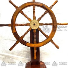 Grand volant de bateau vintage