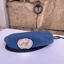 BÉRET BLEU taille 57 AVEC
