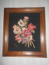 Tapisserie d'Aubusson décors anémones sur fond noir