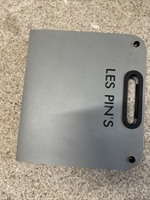 (n3) lot collection classeur de pin's. varier