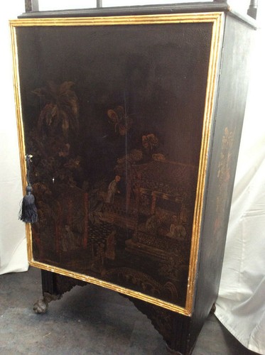 Armoire polychrome