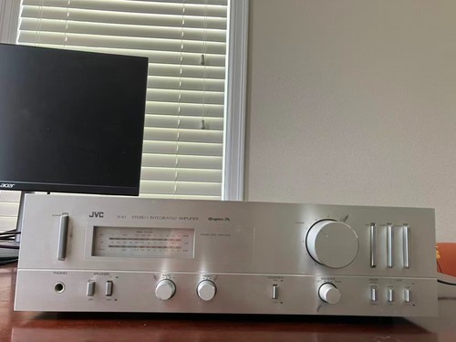 Jvc integrated amplifier - a-x1,