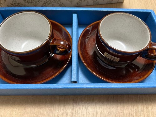 Lot soucoupes tasses à - de,