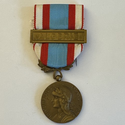 Médaille ruban militaire - médaille,