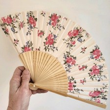 Éventail en Tissu Fleuri sur