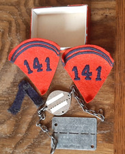 WWII Lot Soldat 1940 Pattes de Col 141° Artillerie Hippomobile Plaque STALAG 13