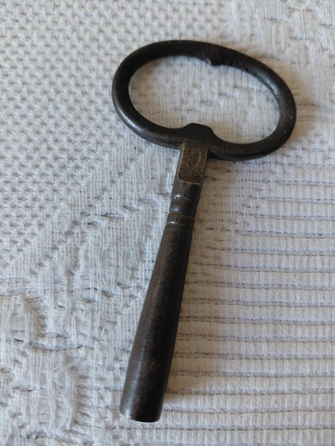 Ancienne clé pour - , pendule