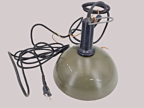Lampe baladeuse militaire