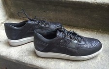 DESTOCKAGE BASKETS MARQUE 226