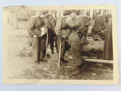 Photo soldats avec tenues - de,