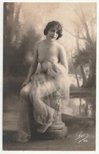 CPA Nu féminin Léo 66 non